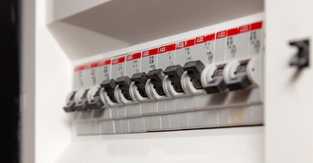 circuit-breaker-classification